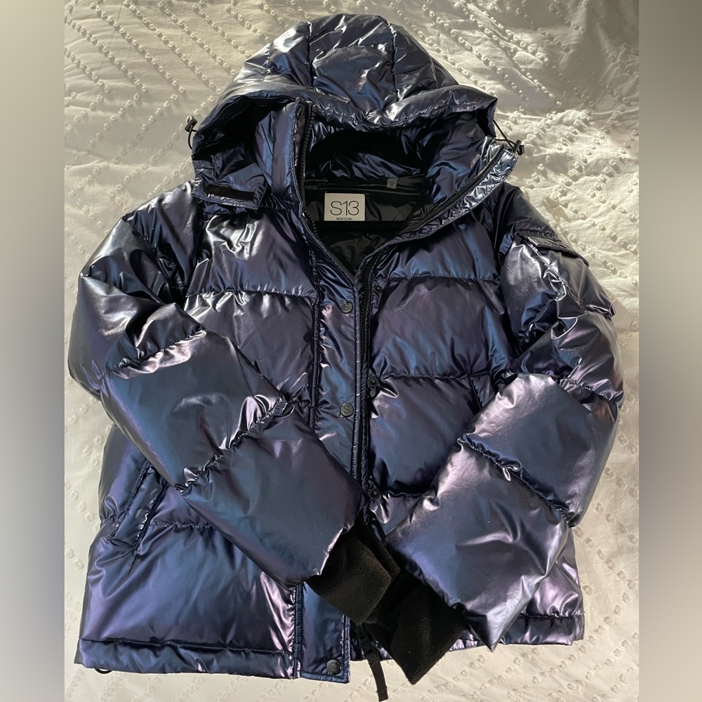 S13 metallic ella quilted down filled coat in navy. Size M, never worn!